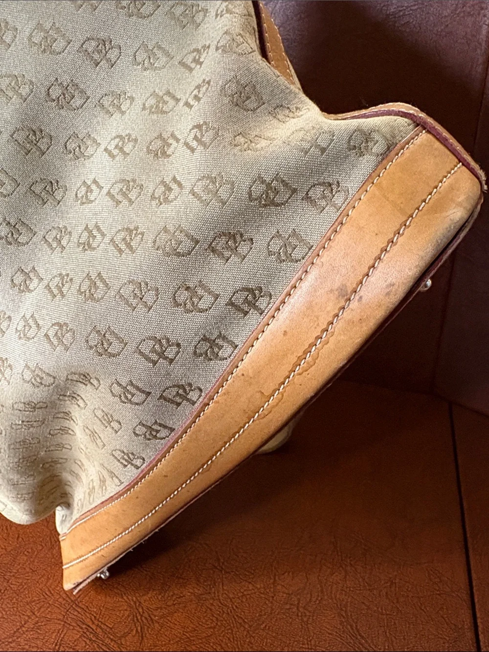 N/A stylish beige